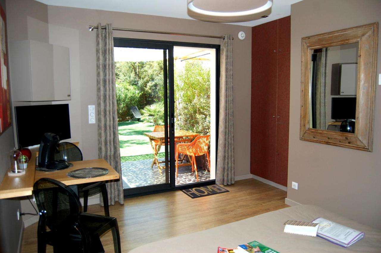 Le Clos Des Barelles Six-Fours-les-Plages Bagian luar foto