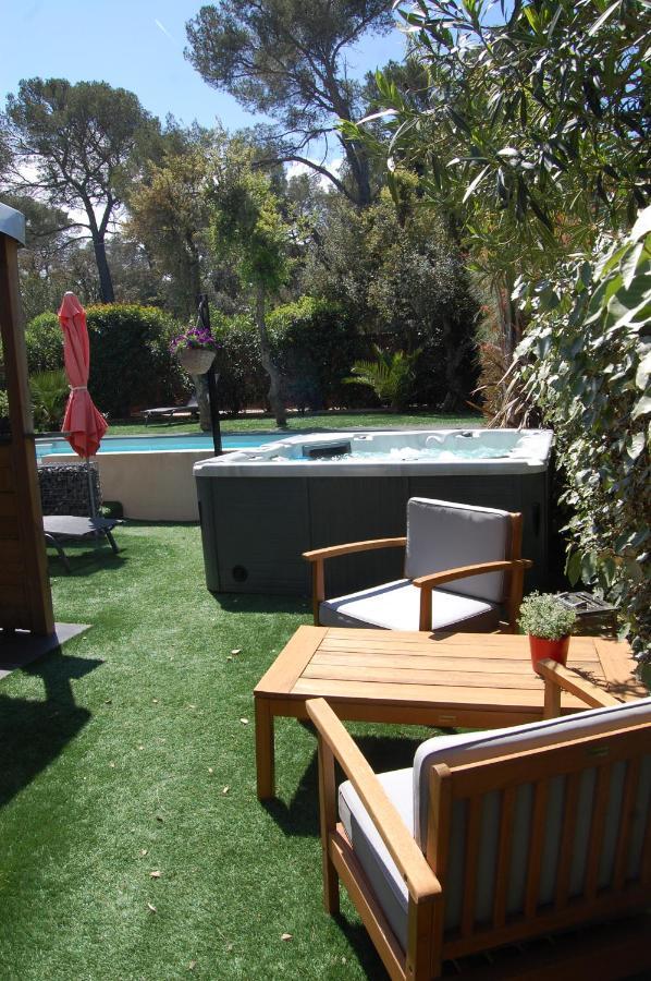 Le Clos Des Barelles Six-Fours-les-Plages Bagian luar foto